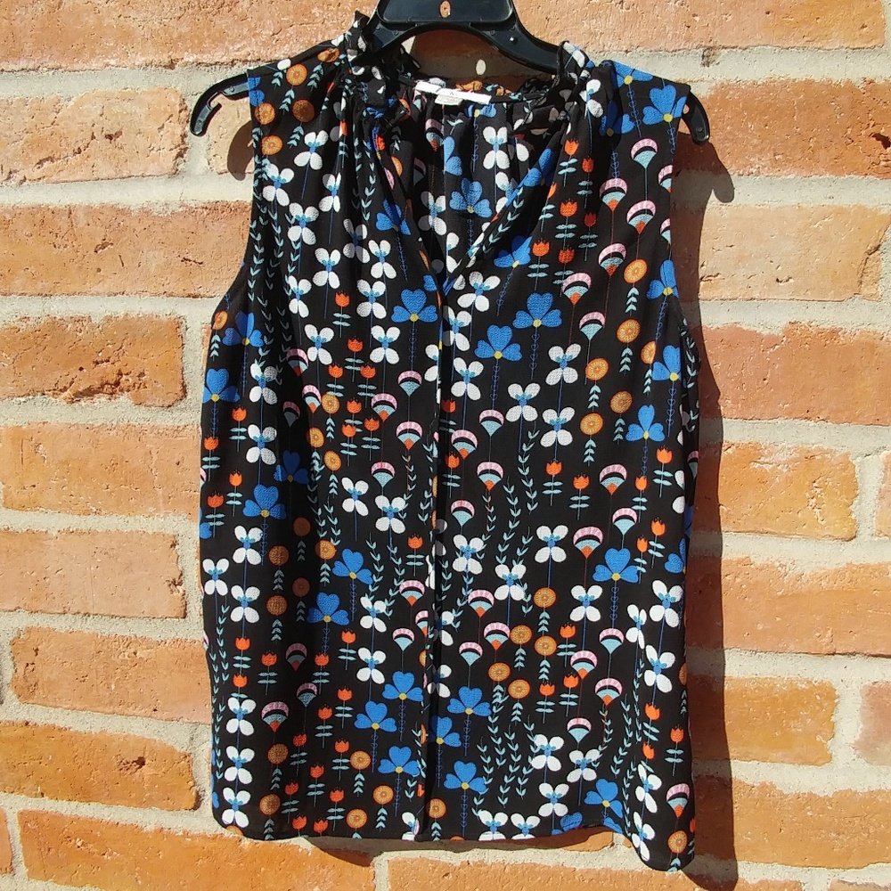 Sleeveless C&E blouse